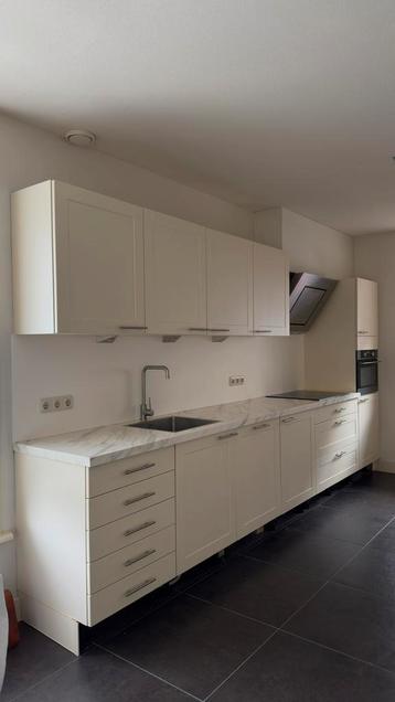 Keuken compleet inclusief apparatuur beschikbaar voor biedingen