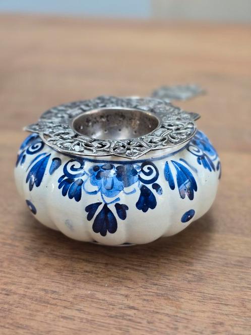 Zilveren Theezeefje met Delfts Blauw Bakje, Antiek en Kunst, Antiek | Keramiek en Aardewerk, Ophalen of Verzenden