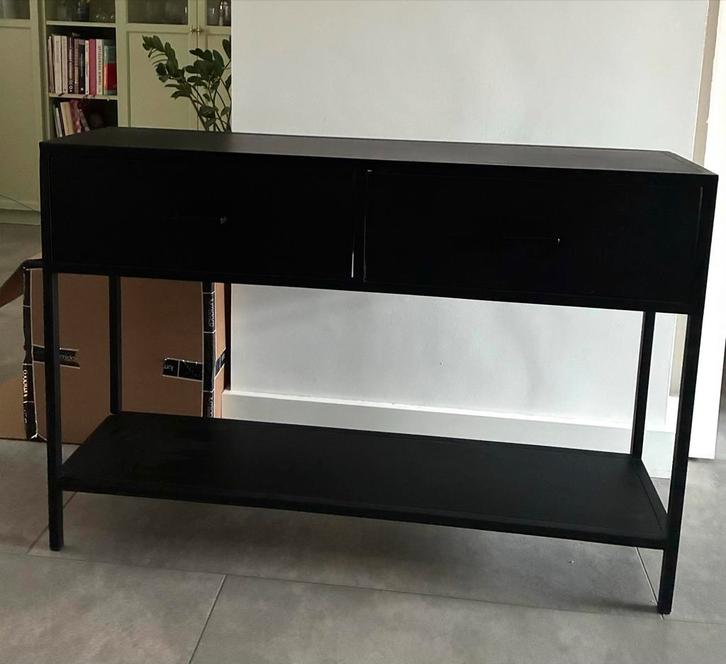 Zwarte metalen sidetable met lades, Huis en Inrichting, Kasten | Dressoirs, Zo goed als nieuw, 100 tot 150 cm, 25 tot 50 cm, Met lade(s)