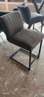 leuke barstoelen in grijze stof, Ophalen, Met voetsteun, 60 tot 90 cm, Zo goed als nieuw