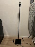Mooie zwarte staande lamp te koop!, Huis en Inrichting, Lampen | Vloerlampen, Ophalen, Zo goed als nieuw, Metaal, 150 tot 200 cm