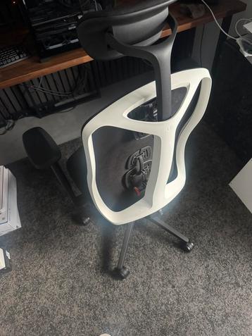 Herman Miller Vantum Gaming Stoel beschikbaar voor biedingen