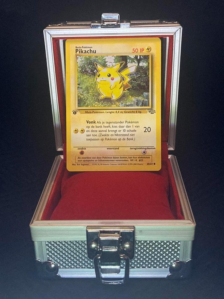 Pikachu 1st edition - Jungle, Hobby en Vrije tijd, Verzamelkaartspellen | Pokémon, Zo goed als nieuw, Ophalen of Verzenden
