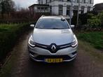 Renault Clio Estate Energy TCe 90pk Intens bij Vakgarage, me, Auto's, Renault, 1063 kg, Gebruikt, 580 kg, Leder en Stof
