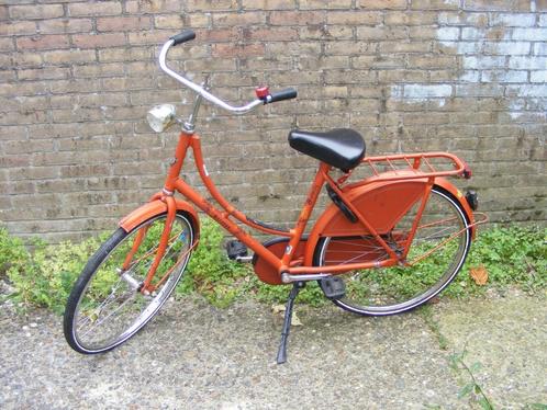 Batavus omafiets 24 inch / 45 cm  i.g.st., Fietsen en Brommers, Fietsen | Meisjes, Gebruikt, 24 inch, Ophalen