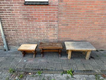 Massief eiken tafels beschikbaar voor biedingen