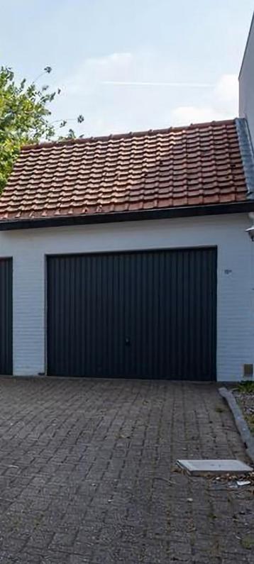 Kantel garagepoort 250cm bij 220cm. beschikbaar voor biedingen