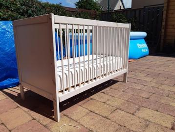 Prima Ikea kinderbedje met matras beschikbaar voor biedingen
