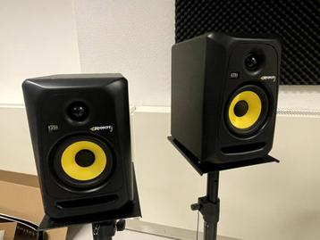 ROKIT 5 G4 Studio Monitor Speakers met standaard