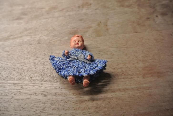 poppenhuis Oskar popje/ nr. 18, Verzamelen, Poppenhuizen en Toebehoren, Zo goed als nieuw, Popje, Ophalen of Verzenden