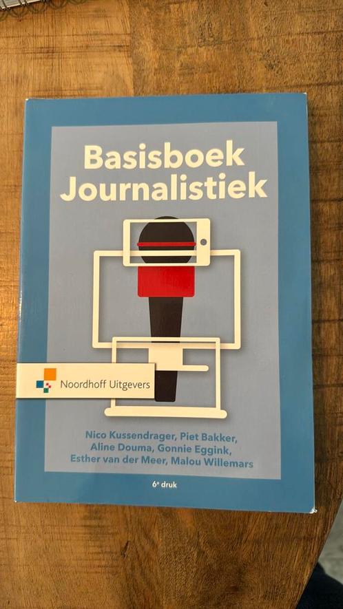 Gonnie Eggink - Basisboek Journalistiek T.E.A.B, Boeken, Wetenschap, Zo goed als nieuw, Ophalen of Verzenden