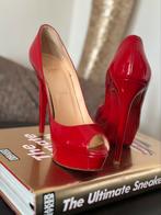 Christian Louboutin Very Prive Pumps Rood Lakleer –Maat 38.5, Pumps, Ophalen of Verzenden, Zo goed als nieuw, Rood