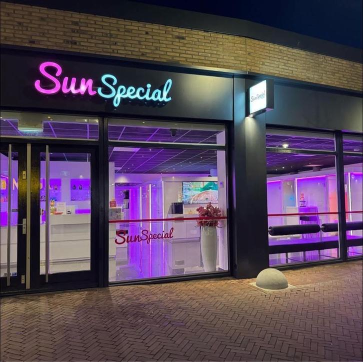 Zonnestudio ter Overname in Nijmegen, Zakelijke goederen, Kantoor en Winkelinrichting | Winkel en Inventaris, Ophalen