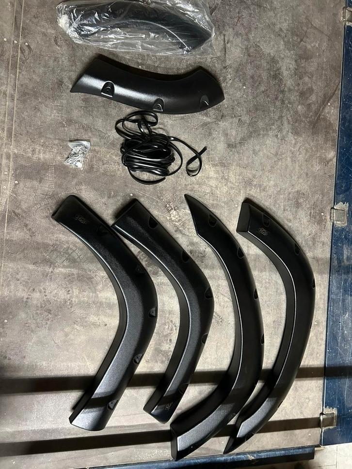 Kut-Snake Spatbordverbreders Toyota Land Cruiser 100, Auto-onderdelen, Carrosserie en Plaatwerk, Spatbord, Toyota, Voor, Achter