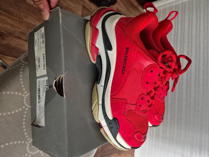 Originele Balenciaga Triple S(rood), Kleding | Heren, Schoenen, Zo goed als nieuw, Sneakers of Gympen, Overige kleuren, Ophalen of Verzenden