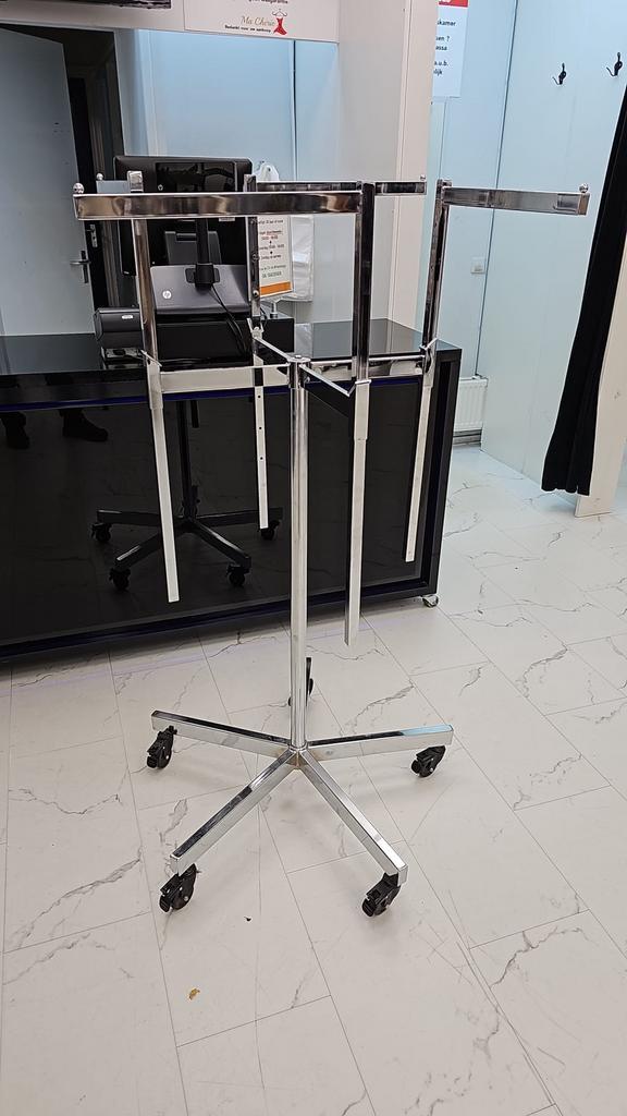 Stand 4 / Stand 2 Height-Adjust Arms chroom Kledingrek, Kleding | Dames, Kledingrekken, Zo goed als nieuw, Met wielen, Ophalen