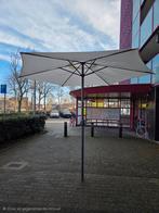 Parasol met voet - Zomerklaar!, Tuin en Terras, Parasols, Ophalen, Gebruikt, Kantelbaar, 2 tot 3 meter