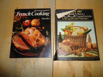 Vintage kookboeken met fotos en vol lekkere aparte recepten beschikbaar voor biedingen