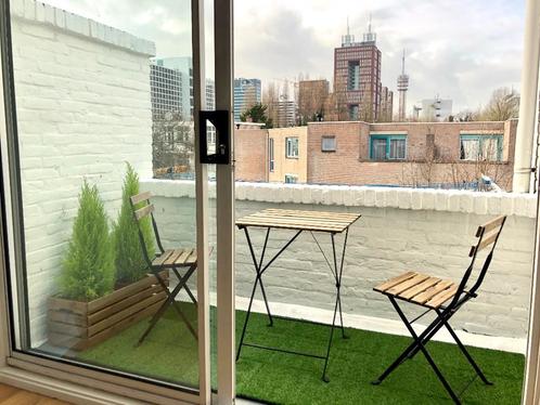 Topappartement (Voorburg) met Balkon en Uitzicht op Skyline, Huizen en Kamers, Kamers te huur, Den Haag, 50 m² of meer