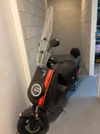 Niu Electrische scooter te koop, Fietsen en Brommers, Snorfietsen en Snorscooters, Ophalen, Elektrisch, Zo goed als nieuw