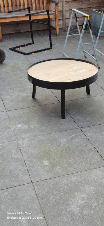 Bijzettafel  tafel salontafel  beschikbaar voor biedingen