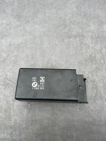 BMW E30 Centrale Vergrendeling 61.31 1 380 302 (007 101 207) beschikbaar voor biedingen