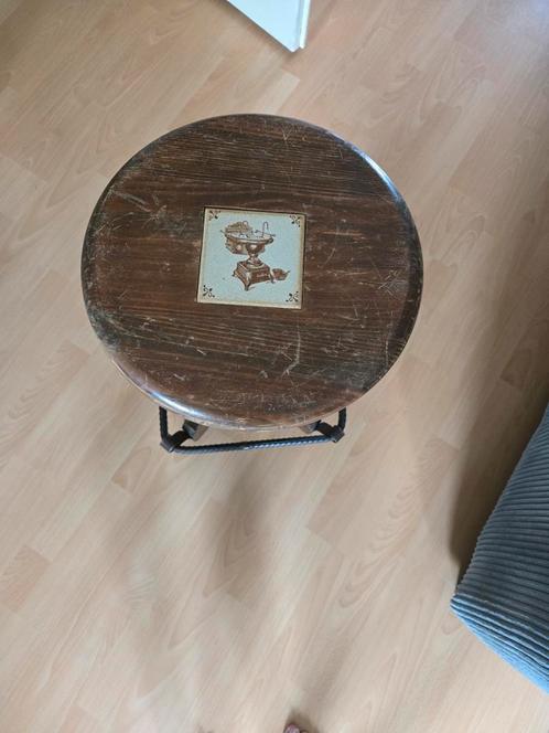Antieke krukje, Antiek en Kunst, Antiek | Meubels | Stoelen en Banken, Ophalen