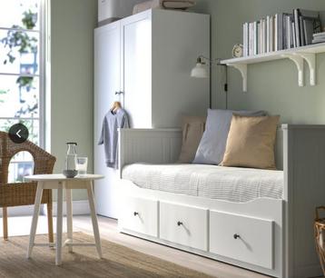 HEMNES Bedbank met matraas, in zeer goede staat beschikbaar voor biedingen