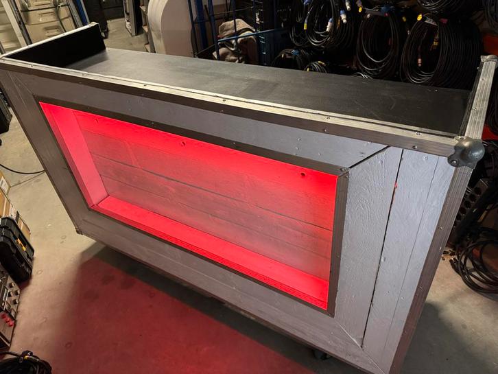 Witte DJ Booth met LED Verlichting. Werkblad 174x54 cm, Muziek en Instrumenten, Licht en Laser, Gebruikt, Overige typen, Geluidgestuurd