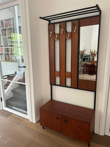 Vintage Mid Century Kapstok met zitmeubel/kastje beschikbaar voor biedingen