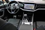 Volkswagen Touareg 3.0 TSi eHybrid 4MOTION R 462pk Pano Soft, Auto's, Automaat, Gebruikt, Zwart, 2995 cc