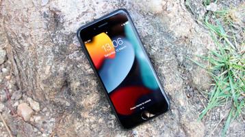 ZGAN IphoneSe 2022 | 128GB beschikbaar voor biedingen