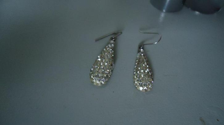 Zilveren Swarovsky oorbellen in iedere oorbel 49 steentjes, Sieraden, Tassen en Uiterlijk, Oorbellen, Zo goed als nieuw, Hangers