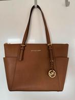 Michael Kors Jet Set Charlotte Tas - Zo Goed Als Nieuw!, Ophalen of Verzenden, Zo goed als nieuw, Bruin, Schoudertasje