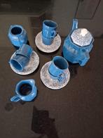 Blauw theeservies met bloemmotief, Antiek en Kunst, Antiek | Servies compleet, Ophalen of Verzenden