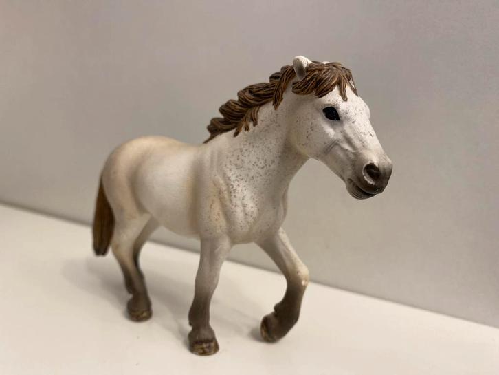 Schleich 13711 Camargue boos, Verzamelen, Dierenverzamelingen, Zo goed als nieuw, Beeldje of Figuurtje, Paard, Ophalen of Verzenden