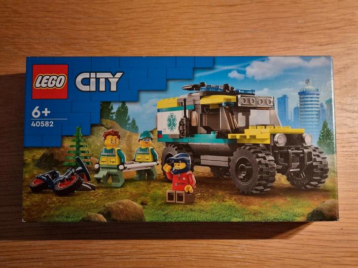Lego City 40582 - Ambulance met 4x4 Aandrijving - Nieuw, Kinderen en Baby's, Speelgoed | Duplo en Lego, Nieuw, Lego, Complete set
