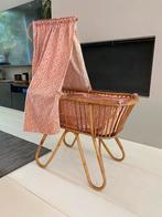 Rotan Poppenwiegje met Bekleding, Ophalen, Zo goed als nieuw, Wieg