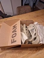 Yeezy foamrunner salt maat 46., Kleding | Heren, Schoenen, Ophalen of Verzenden, Overige kleuren