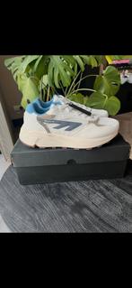 Hi-Tec HTS Shadow 42, Overige kleuren, Nieuw, Ophalen of Verzenden, Sneakers of Gympen