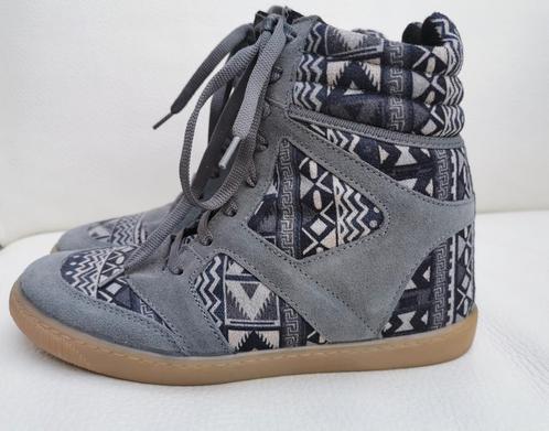 Sacha suède schoenen mt. 39, Kleding | Dames, Schoenen, Nieuw, Lage of Enkellaarzen, Grijs, Verzenden