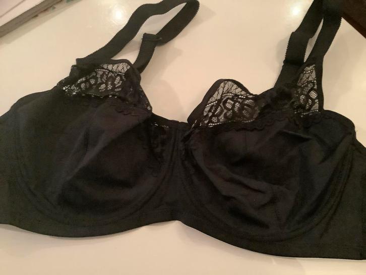 Mooi nieuw zwart BH , maat 105 C, Kleding | Dames, Ondergoed en Lingerie, BH, Zwart, Verzenden