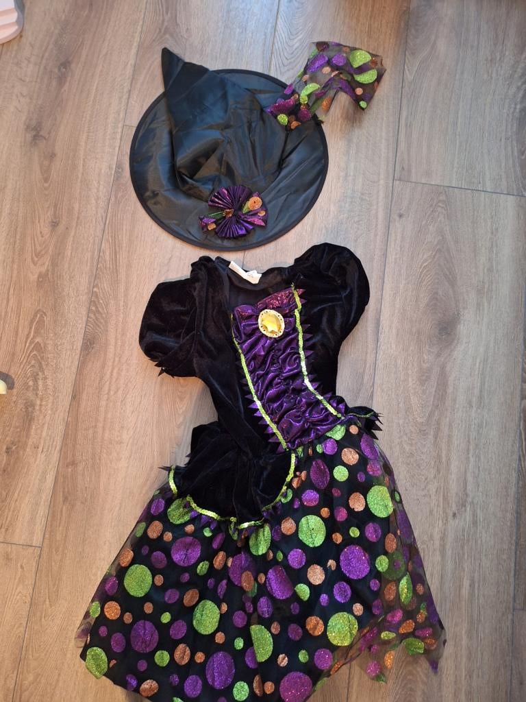 Heks jurk mét bezemsteel 128, Ophalen of Verzenden, Zo goed als nieuw, 122 t/m 128, Meisje