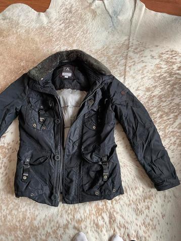 Peuterey Herenjas - Stijlvol & Warm beschikbaar voor biedingen