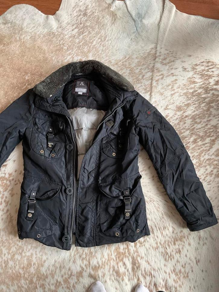 Peuterey Herenjas - Stijlvol & Warm, Kleding | Dames, Jassen | Zomer, Zo goed als nieuw, Maat 36 (S), Zwart, Ophalen of Verzenden