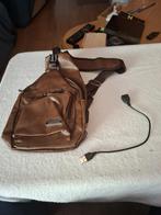 Nieuwe bruine crossbody tas schoudertas met USB hub., Ophalen of Verzenden, Zo goed als nieuw, Bruin, Schoudertasje