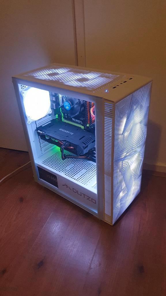 Witte RGB Gaming PC, Computers en Software, Desktop Pc's, Zo goed als nieuw, 3 tot 4 Ghz, HDD, SSD, 16 GB, Met videokaart, Met monitor
