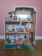Leuk poppenhuis met veel meubels & poppen, Kinderen en Baby's, Speelgoed | Poppenhuizen, Ophalen, Gebruikt, Poppenhuis