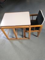 Kinderstoel en tevens een tafeltje., Kinderen en Baby's, Kinderkamer | Tafels en Stoelen, Ophalen, Gebruikt, Tafel(s) en Stoel(en)