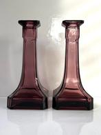 Vintage persglazen kandelaars in amethistkleur, Antiek en Kunst, Antiek | Kandelaars, Ophalen, Glas